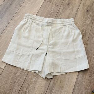 Kerch white shorts with elastic waist and string Size M never worn